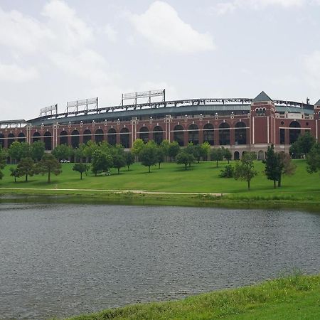 Family Friendly 2Bdrm-Walk To At&T/Cowboys Stadium Arlington Exterior photo